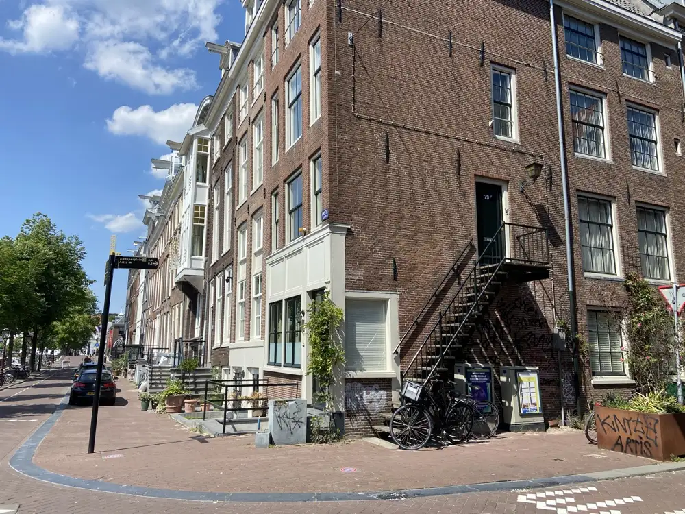 Nieuwe Kerkstraat street corner